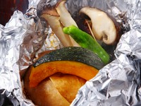 鶏料理に焼き野菜は合いますよね～。1つ1つ注文せずに、まとめてドン！　の方はこちらを（笑）