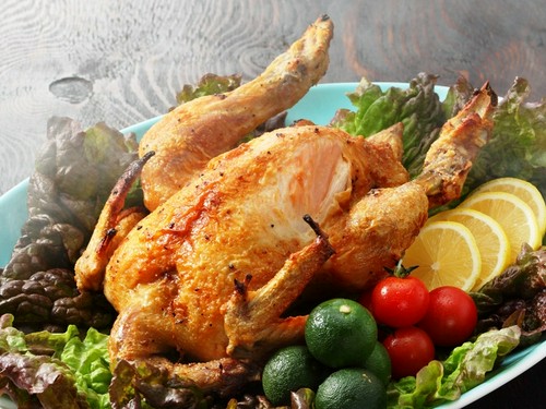 クリスマスでなくても随時食べられる　『とり丸焼き』