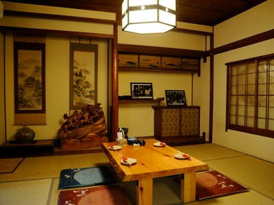 雰囲気と料理が自慢、和やかなひとときをどうぞ