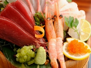 お酒との相性抜群！　『名物！ごっつい盛り』