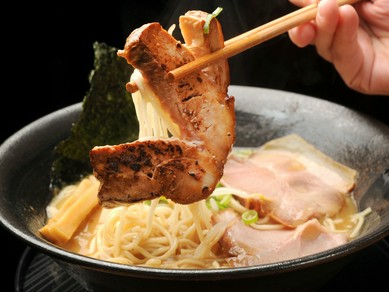 ポタージュのように濃厚なのに後味すっきり『赤影ラーメン』