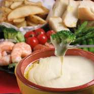 女子会、誕生日会、大満足　120分飲放題付全7品であじるの魅力を堪能できます！アジルで楽しいひと時を…。