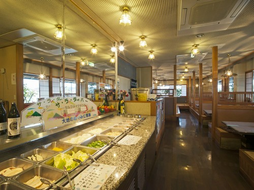 好きなものを好きなだけ食べられるのが嬉しい『サラダバー』