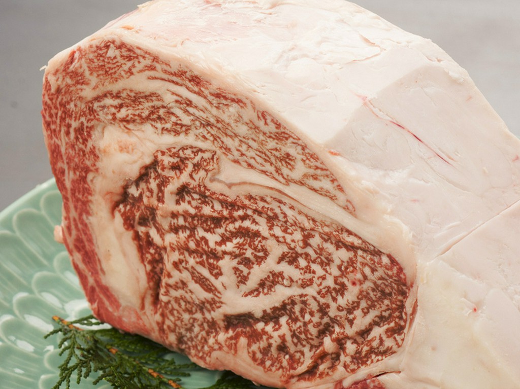 A5ランクの伊万里牛。霜降りのお肉は絶品です