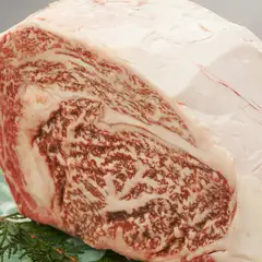 A5ランクの伊万里牛。霜降りのお肉は絶品です