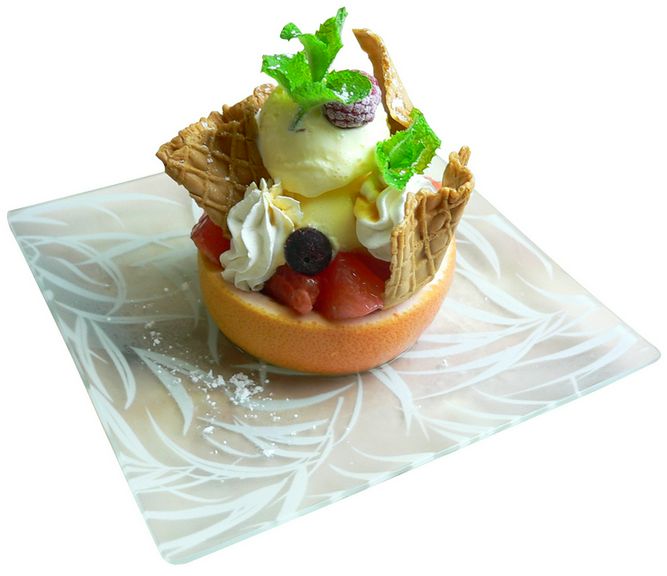 お誕生日のサプライズにデザートプレゼント！
