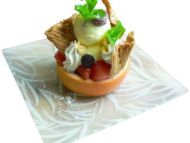 お誕生日のサプライズにデザートプレゼント！