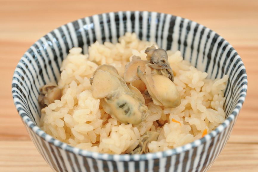 海のエキスがたっぷりご飯にしみ込んだ自家製『牡蠣めし』