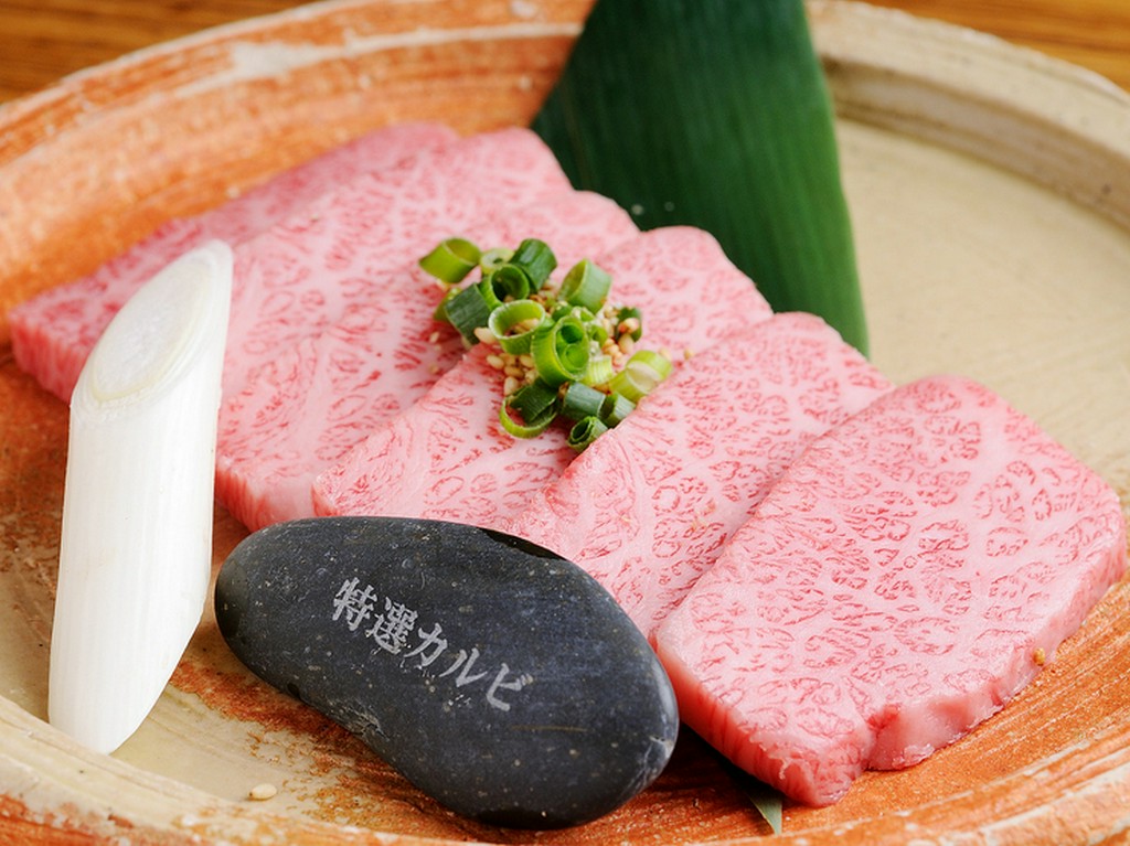 リピーター率も高い『和牛特選カルビ』　（塩／たれ）