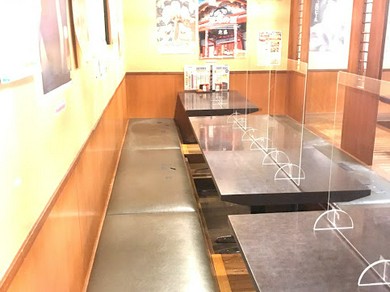 40名、掘りごたつ席あり。