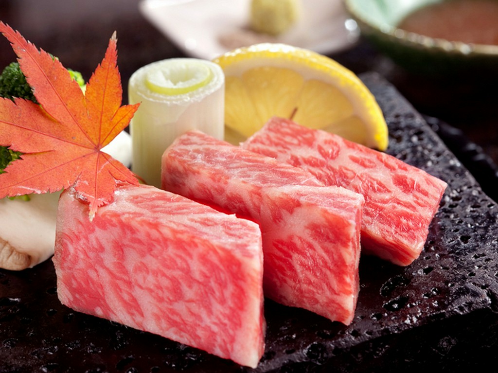 黒毛和牛“壱岐牛”の溶岩焼を堪能