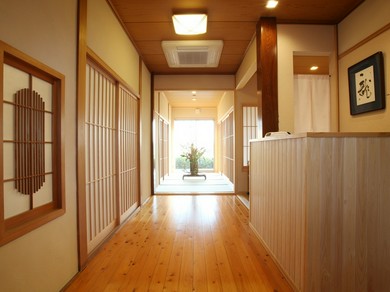 落ち着いた店内は、大切なお客様の接待にピッタリです。