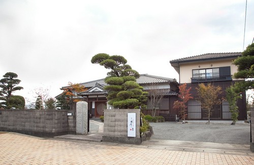 交通手段には、バスや車がおすすめ