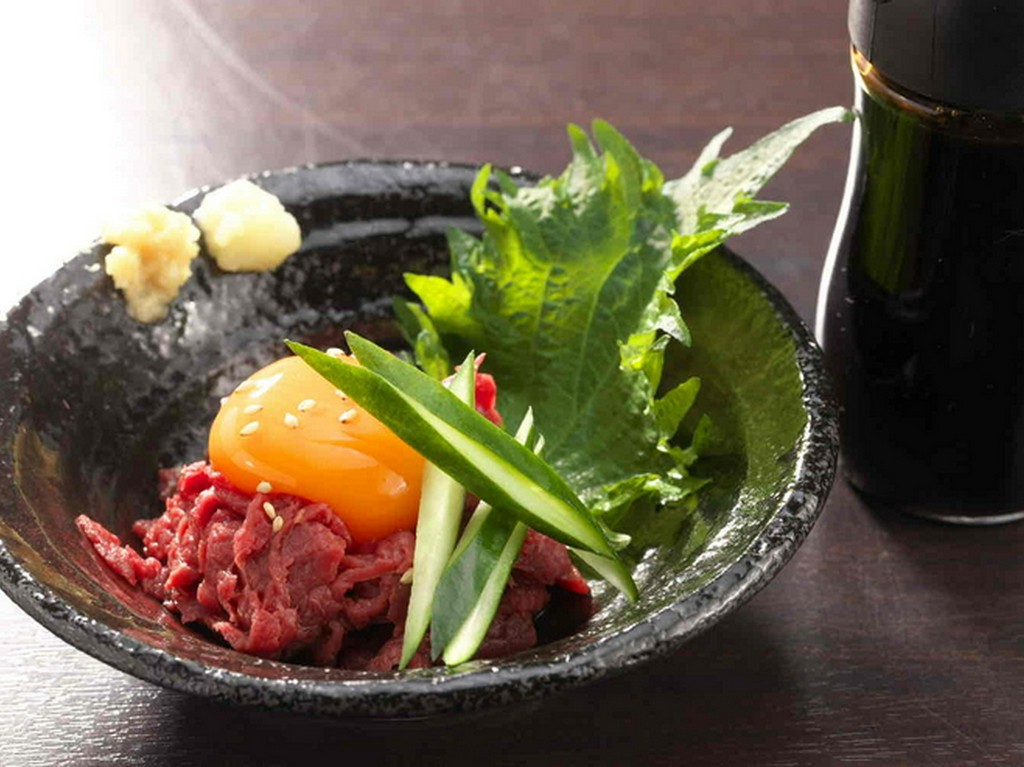 桜ユッケ（九州直送）