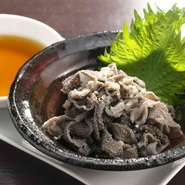 自家製酢みそ又はごま油と塩をつけてお召し上がり下さい。