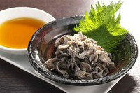 自家製酢みそ又はごま油と塩をつけてお召し上がり下さい。