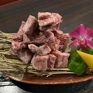 ［塩orタレ］
・肉々しいパンチがあるお肉です。
・数がとれない、貴重な部位で時期によって高騰するお肉です。