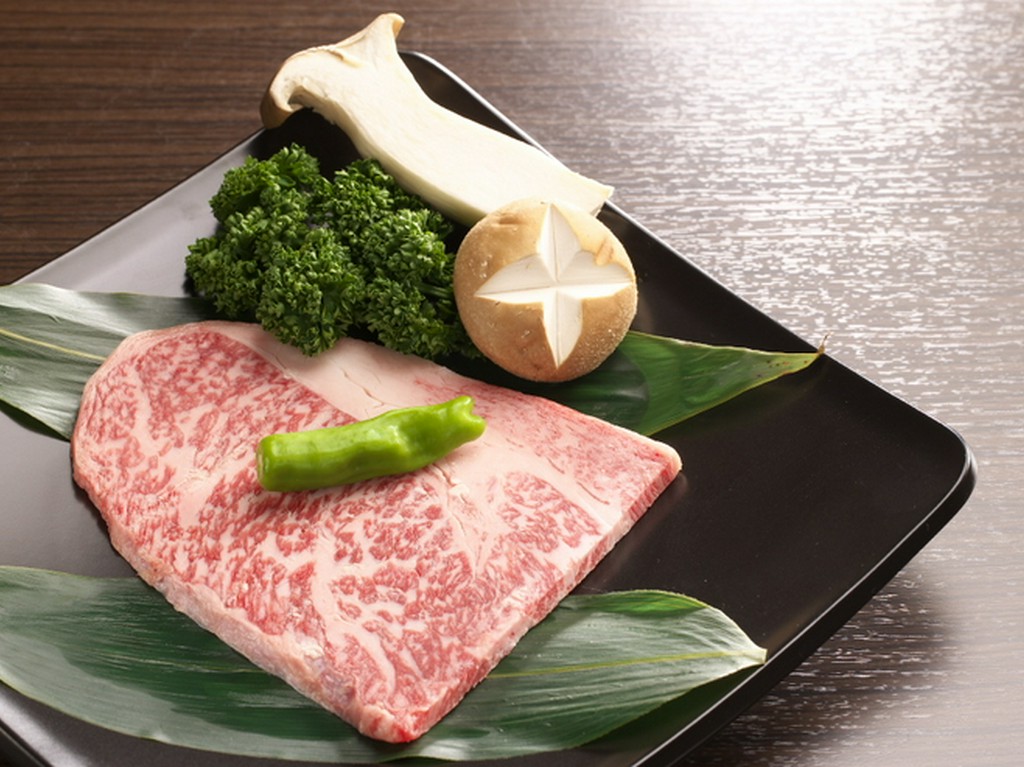 全国各地より最良の「牛肉」を仕入れております