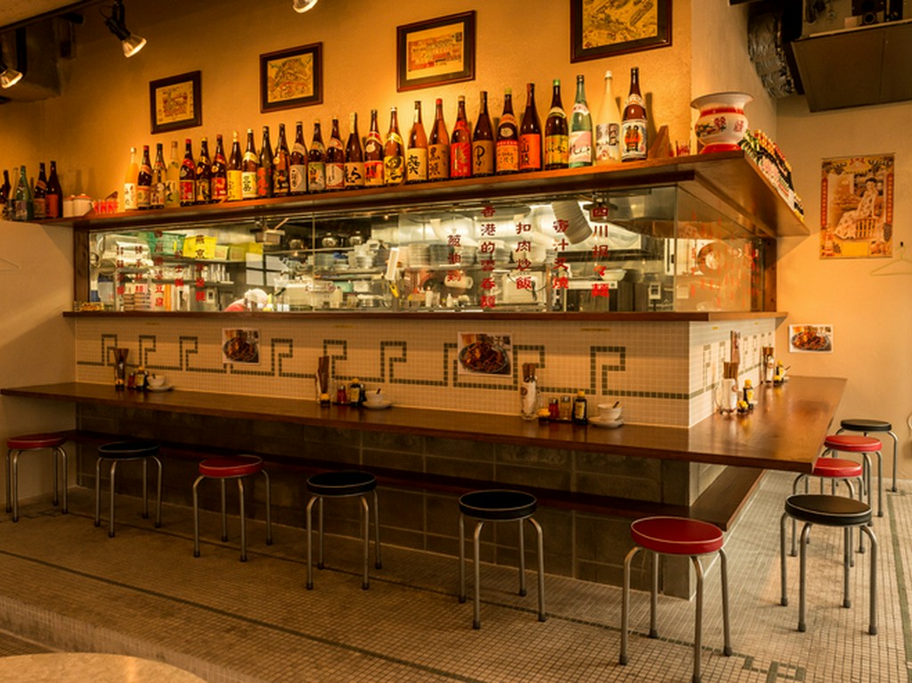 お料理を作っているところを見ることができるカウンター