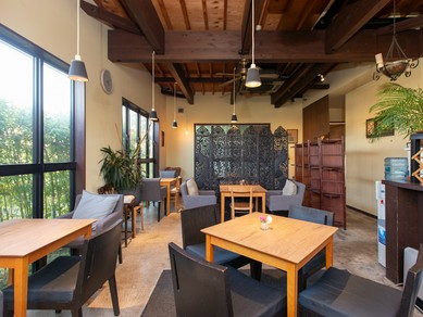 カフェホール貸切では5名〜30名まで。美味しい憩いの時間を満喫