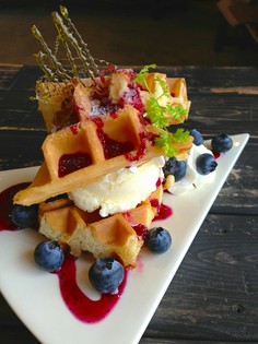 旬のフルーツを使ったデザートをお試しください