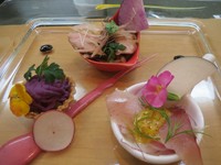 メインがお肉料理のコースランチです。
※前菜・季節の野菜のスープ・パスタorリゾット・デザート付き