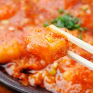 リーズナブルな値段で気軽に中華料理を楽しむことができます。『海老のチリソース』は自家製のチリソースがポイント。メニューも豊富でボリュームがあるのでファミリーや仲間内など皆で食事を囲めます。