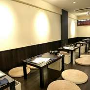 駅から徒歩1分という好立地なので、仕事帰りのビジネスマンの方のご利用も多く、一日の仕事の疲れを、美味しい料理とお酒で癒し、また次の日から元気に過ごしていただければうれしいです。
