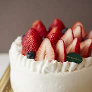  誕生日や記念日にぴったりな手作りデコレーションケーキ