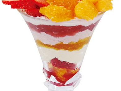 予約限定プレミアムパフェ　　香川県産“女峰（にょほう）”とゆうばれ　メガパフェ　『１月限定』