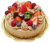 こだわりのチョコレートクリームとスポンジと苺のコラボレーションをどうぞ
●4号(12cm)　3,900円（税込） 　　 ●5号(15cm)　4,500円（税込）
●6号(12cm)　6,100円（税込）　　   ●7号(12cm)　7,900円（税込）