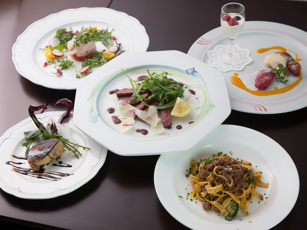 こだわりの料理を心ゆくまで堪能できるディナーコース