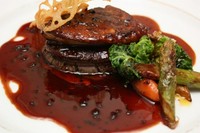 牛フィレ肉とフォワグラのロッシーニ風