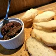 程よい塩分でお酒が進んじゃう強者です♪
店長おすすめの1品♪♪