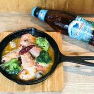 アヒージョにはバケットも付いてます♪
王道は海老のアヒージョ♪