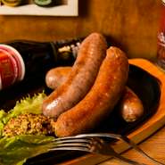 単品でもどうぞ♪
■粗挽きソーセージ　770円
■チョリソー　770円
■トリュフソーセージ　770円