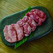 オカン特製のタレを絡め、
噛めば噛む程肉本来の旨味が味わえるハラミ。