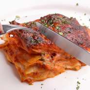 イタリアの家庭料理でも定番のメニューですが、「じゃがいものニョッキ」と「ラザニア」は、20年以上変わっていない味です。長い間、地元の人からも愛される自慢のメニューはおすすめです。