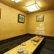 2名様から予約可能な換気扇付きの完全個室があります。お電話で予約お待ちしております。