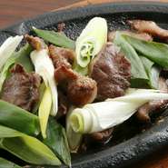 創業からの人気メニュー！ネギと豚の心舌を使った変わらぬ美味しさが病みつきに。リピーター多数。