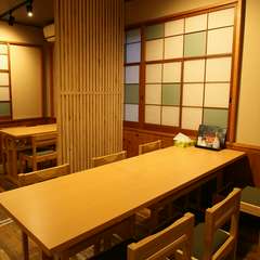 家族と、仲間と訪れてもゆっくりできる、隠れ家的な店