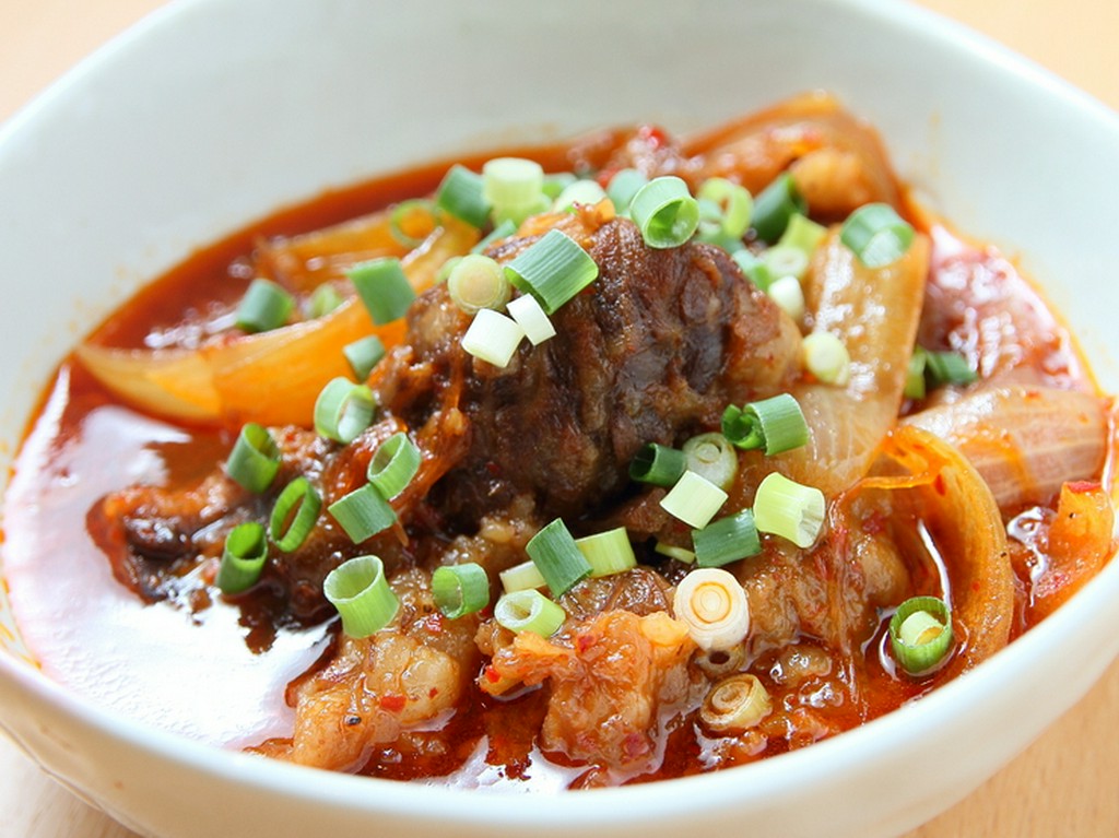 甘辛の味付けがクセになりそうな、『牛すじトロトロ煮込み』　