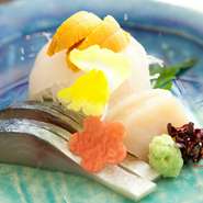 様々な旬の食材を少しずつ味わえるので、色々食べたいけれど、沢山は苦手な女性にも人気です。