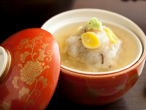 素晴らしい料理を引き立てる器にもこだわっています