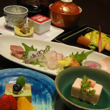 季節の彩り会席