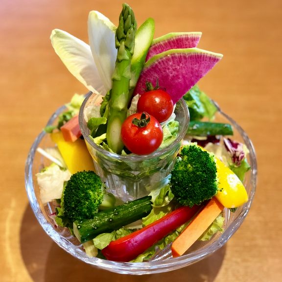 地元産の9種類野菜の競演   『ジータ的 バーニャカウダ』