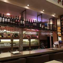 おひとり様にもおすすめのカウンター席があります