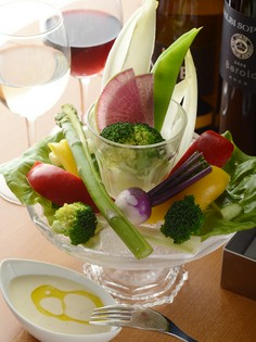 地産地消の野菜で味わう『ジータ的　バーニャカウダ』