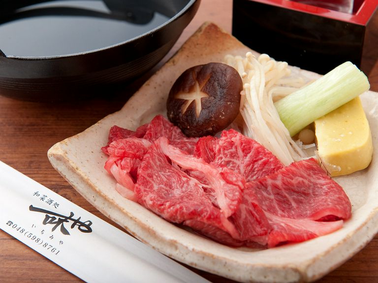 『すき焼き』は、上質な牛肉の旨味をたっぷり味わえます