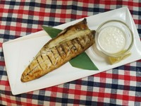 ミニサラダ・ライス・みそ汁付